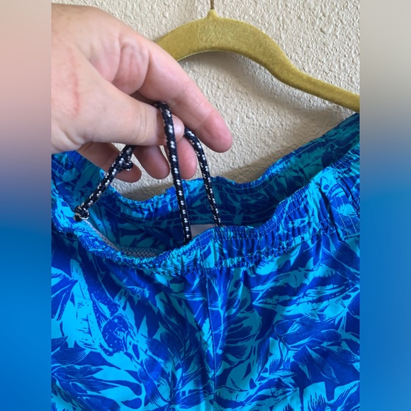 Columbia PFG Women’s Tropical Print Shorts 🌴 - Picture 6 of 7